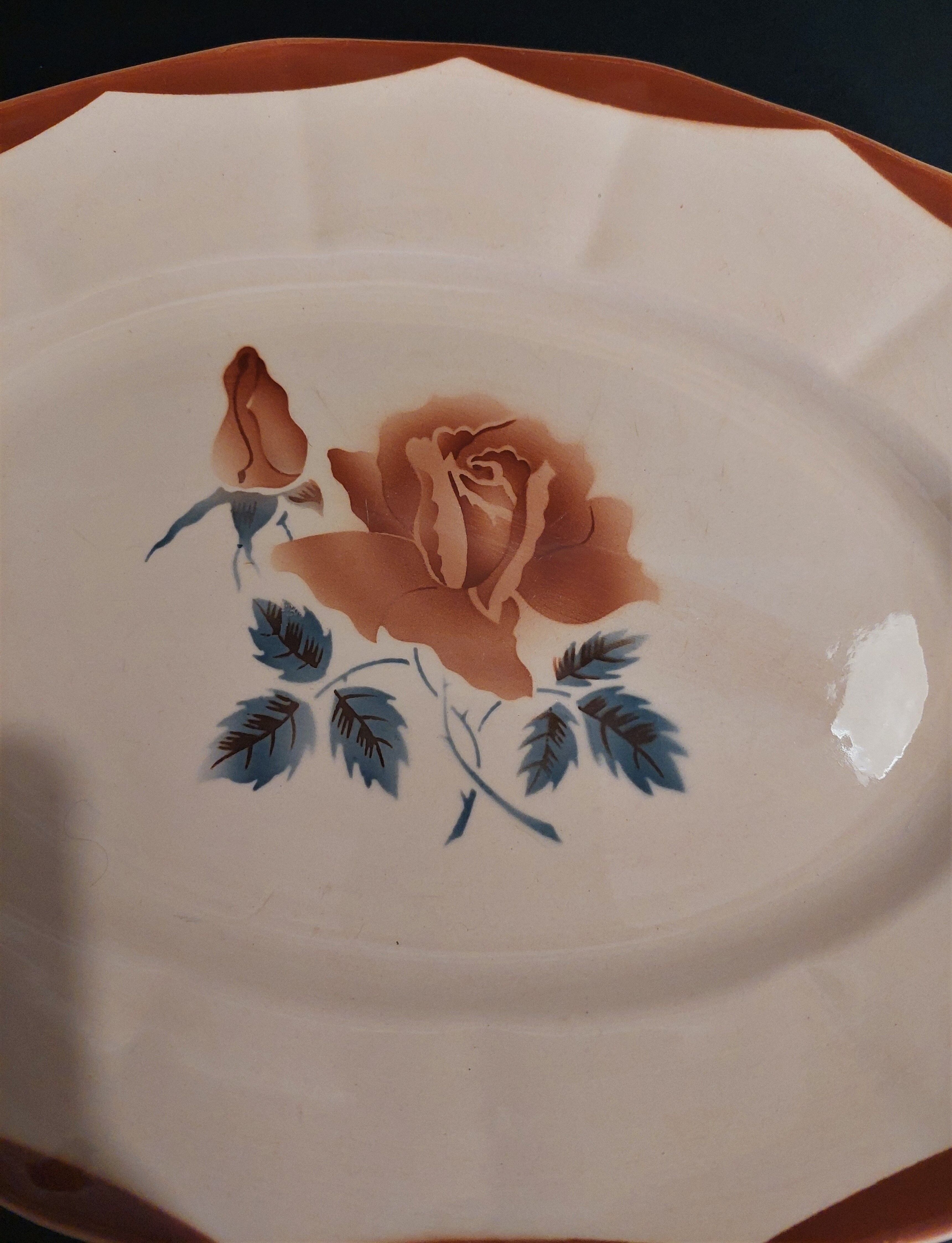 Oval dish Digoin Sarreguemines early twentieth century