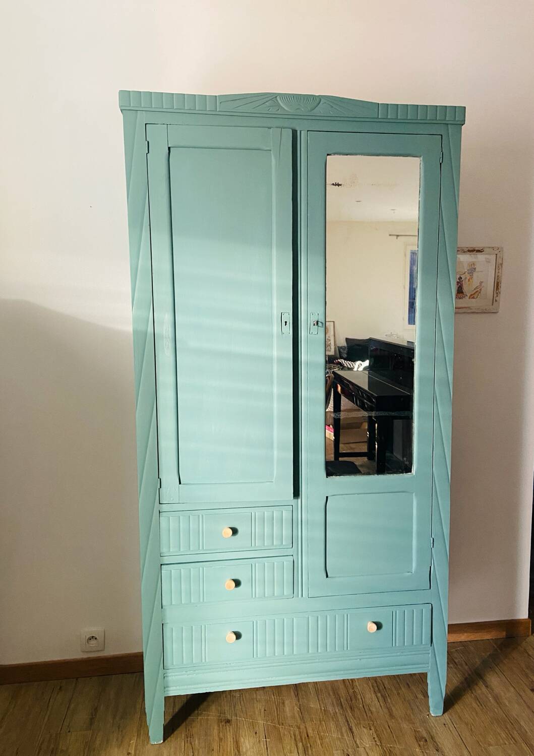 Armoire parisienne