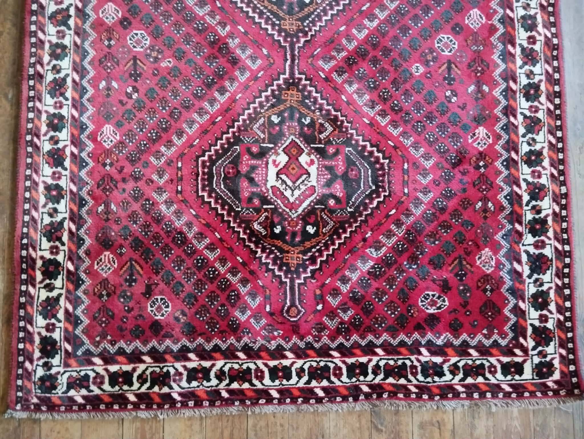 Handmade Qashqai Persian rug 200x160cm
