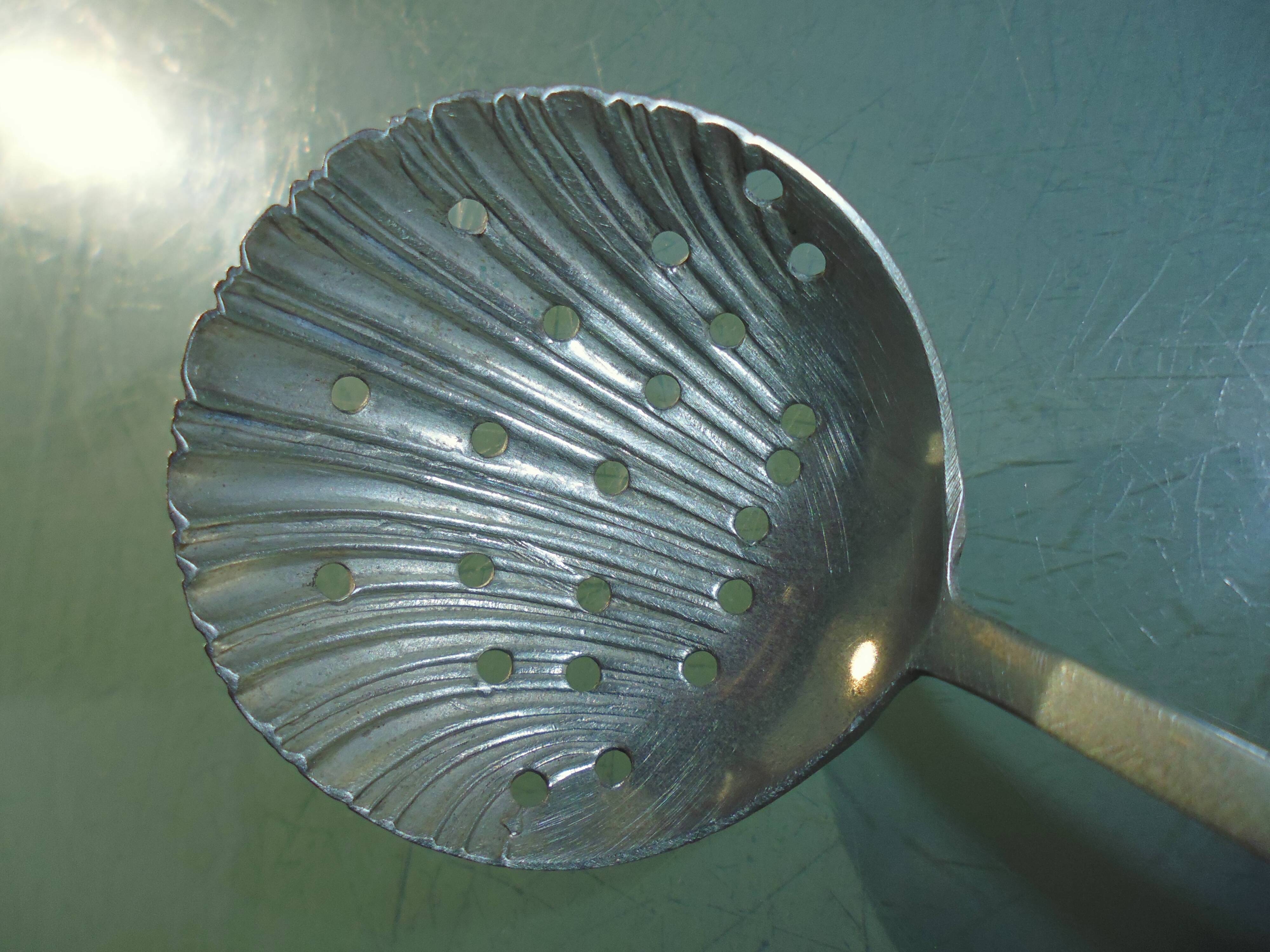 Round Sprinkling Spoon