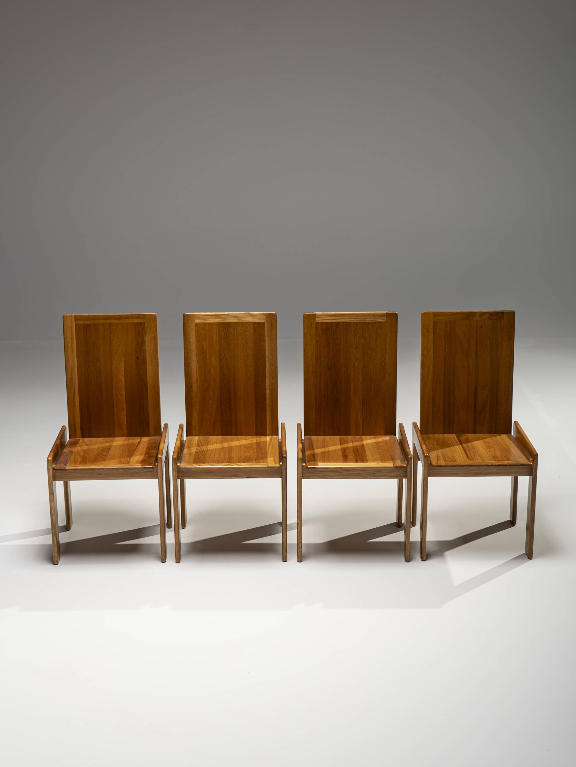 Lot de 4 chaises de salle à manger italiennes en orme par Romanutti, Italie, années 1970