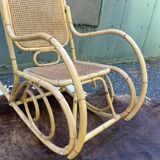 Rocking chair en cannage et rotin