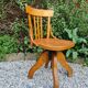 Chaise de bureau pivotante en bois vintage