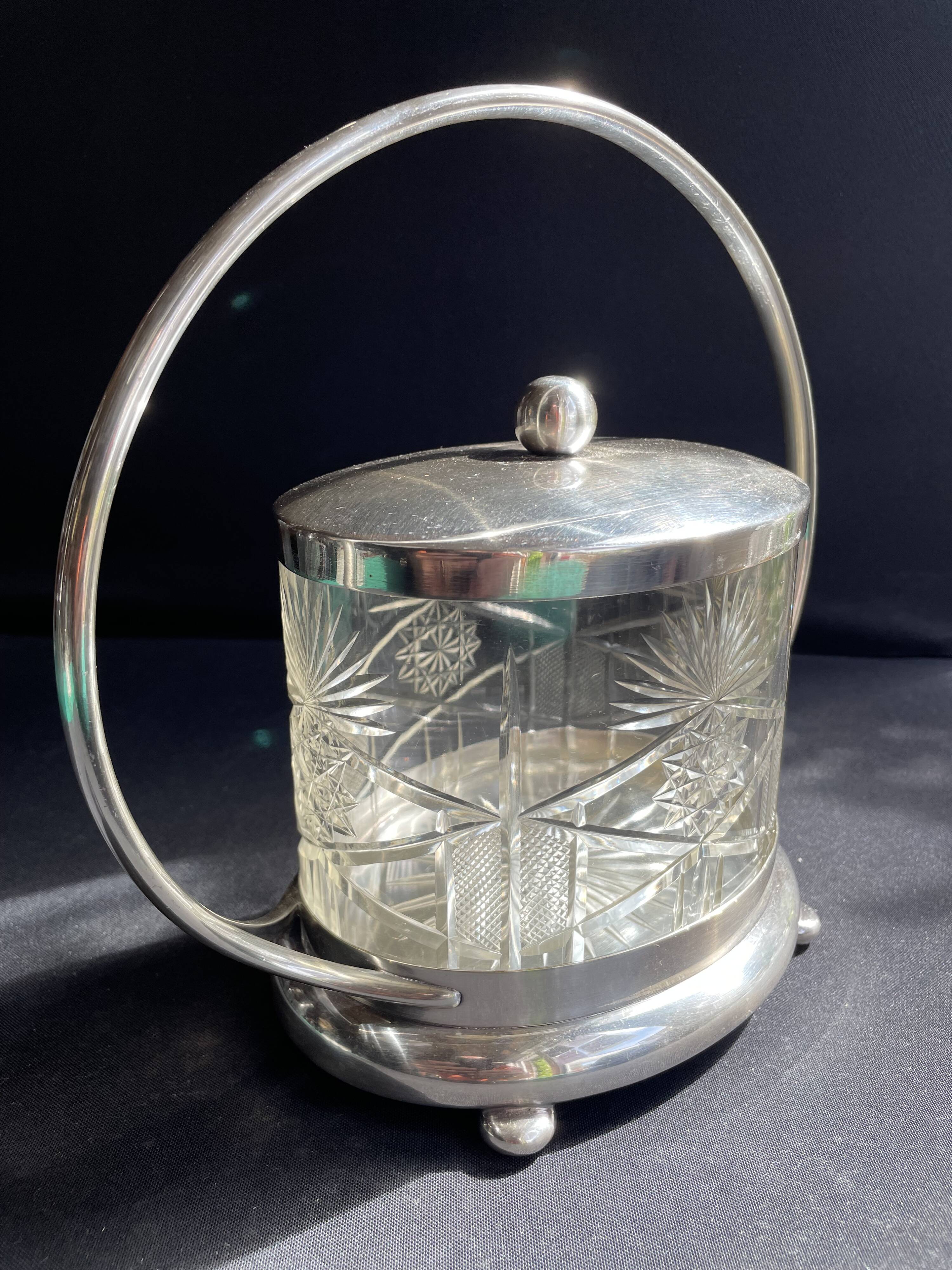 Biscuitier cristal taillé et métal argenté F. W. Quist (1831-1903)