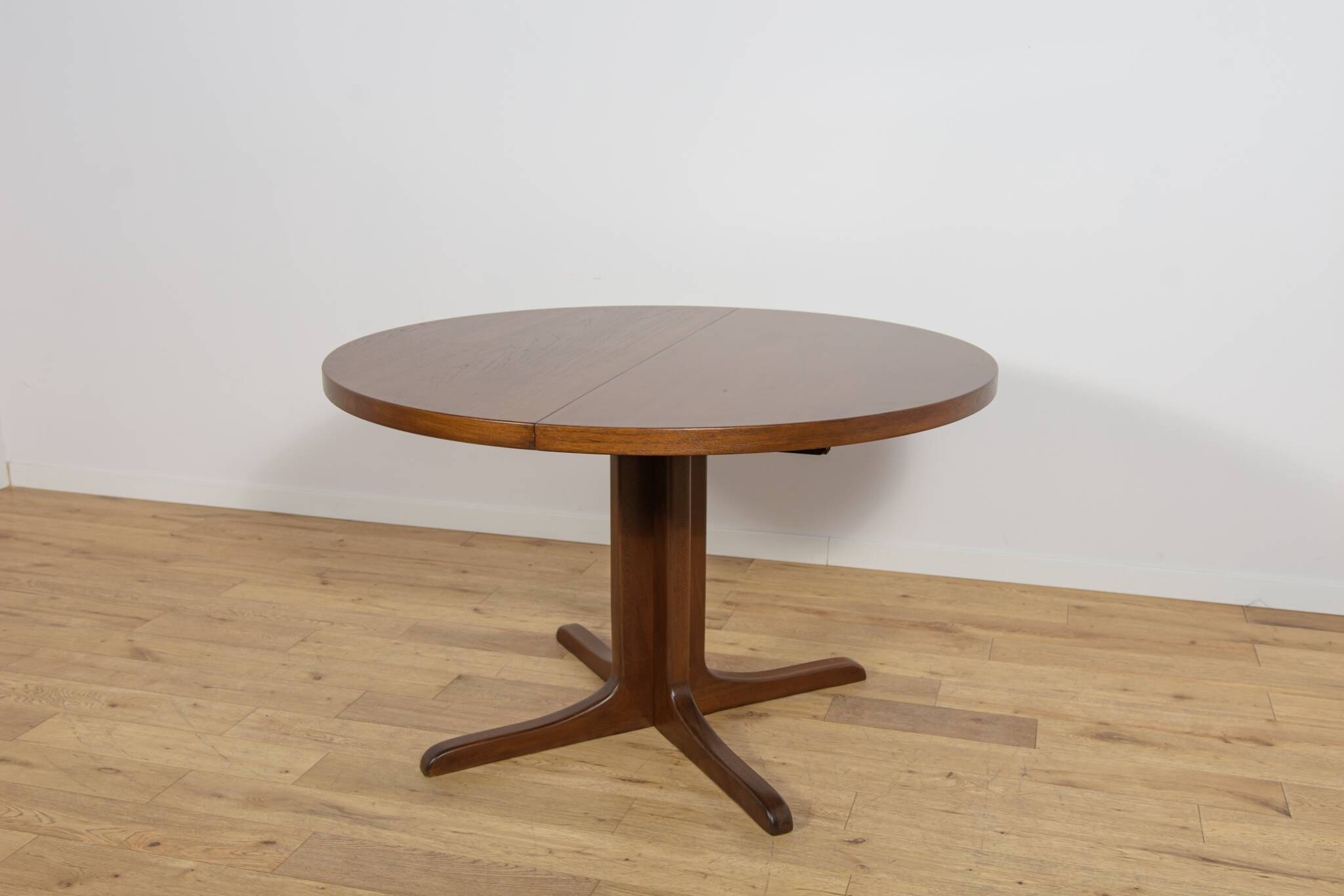 Table à manger ronde en teck extensible des années 1960, Danemark