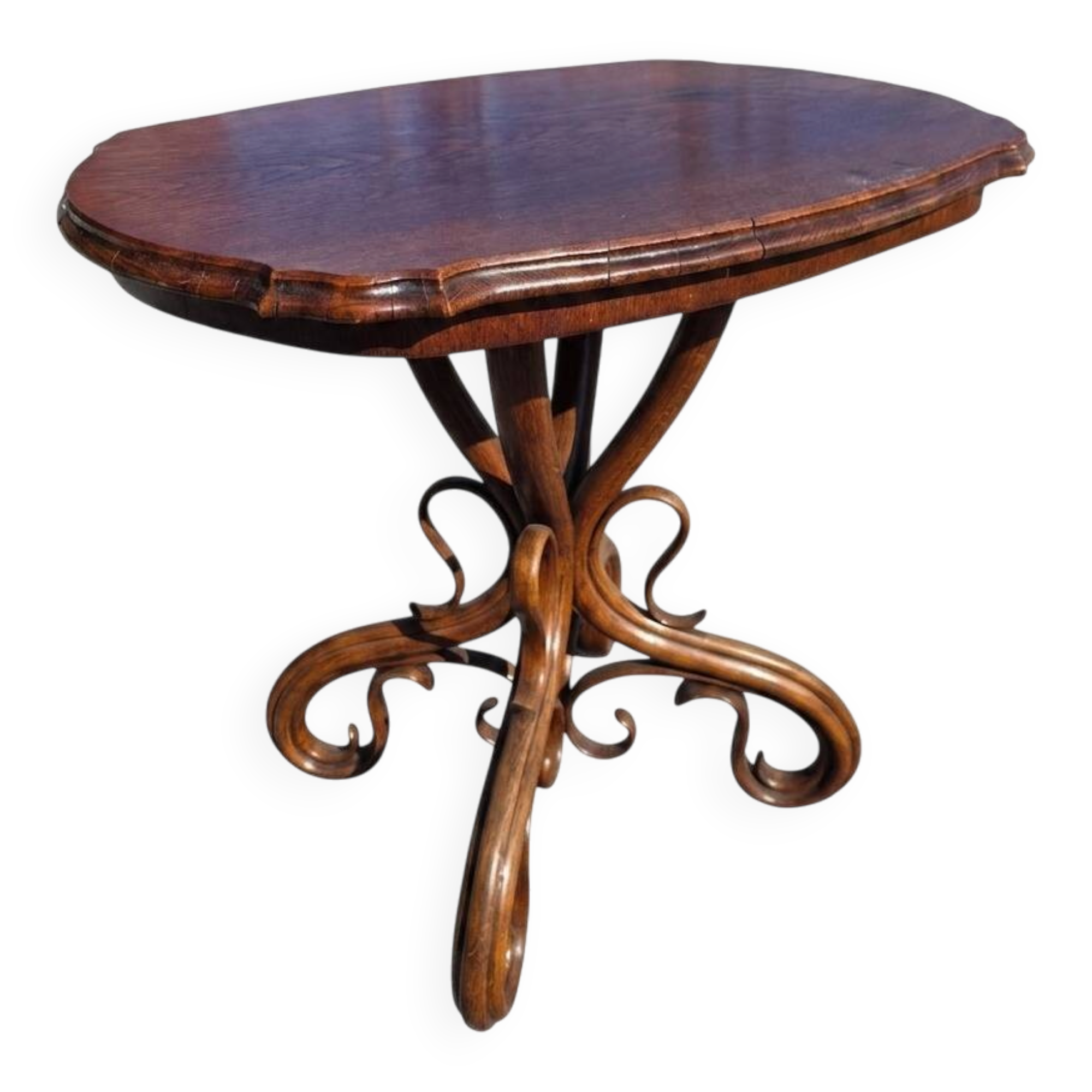 Thonet No. 1 curved wooden side table from the 19th century.