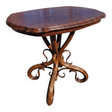 Thonet No. 1 curved wooden side table from the 19th century.