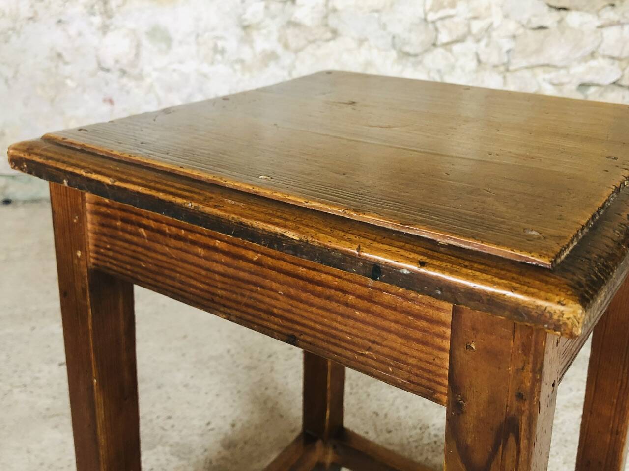 Tabouret vintage de ferme en châtaignier Circa 50