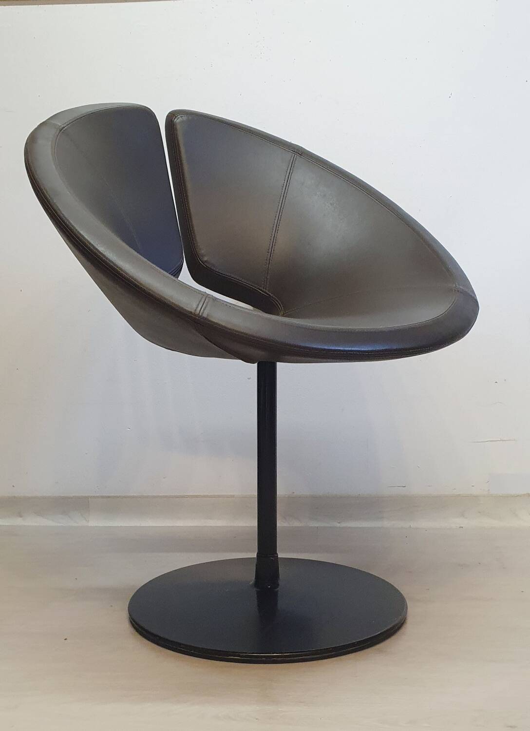 'Little Apollo' chair for Artifort