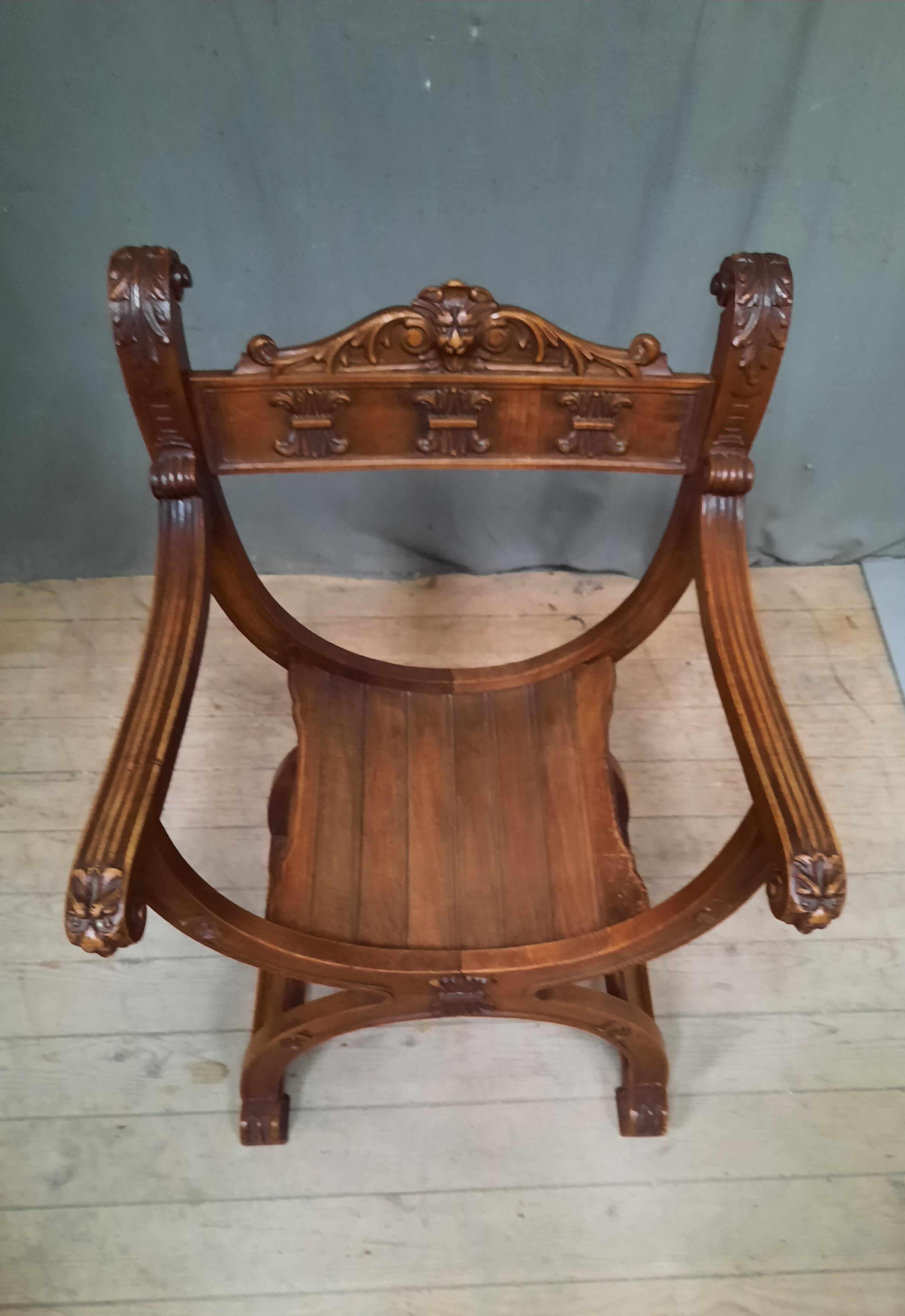 Faiteuil "Dagobert" in walnut