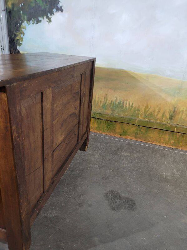 Buffet bas normand sculpté en chêne XIX ème