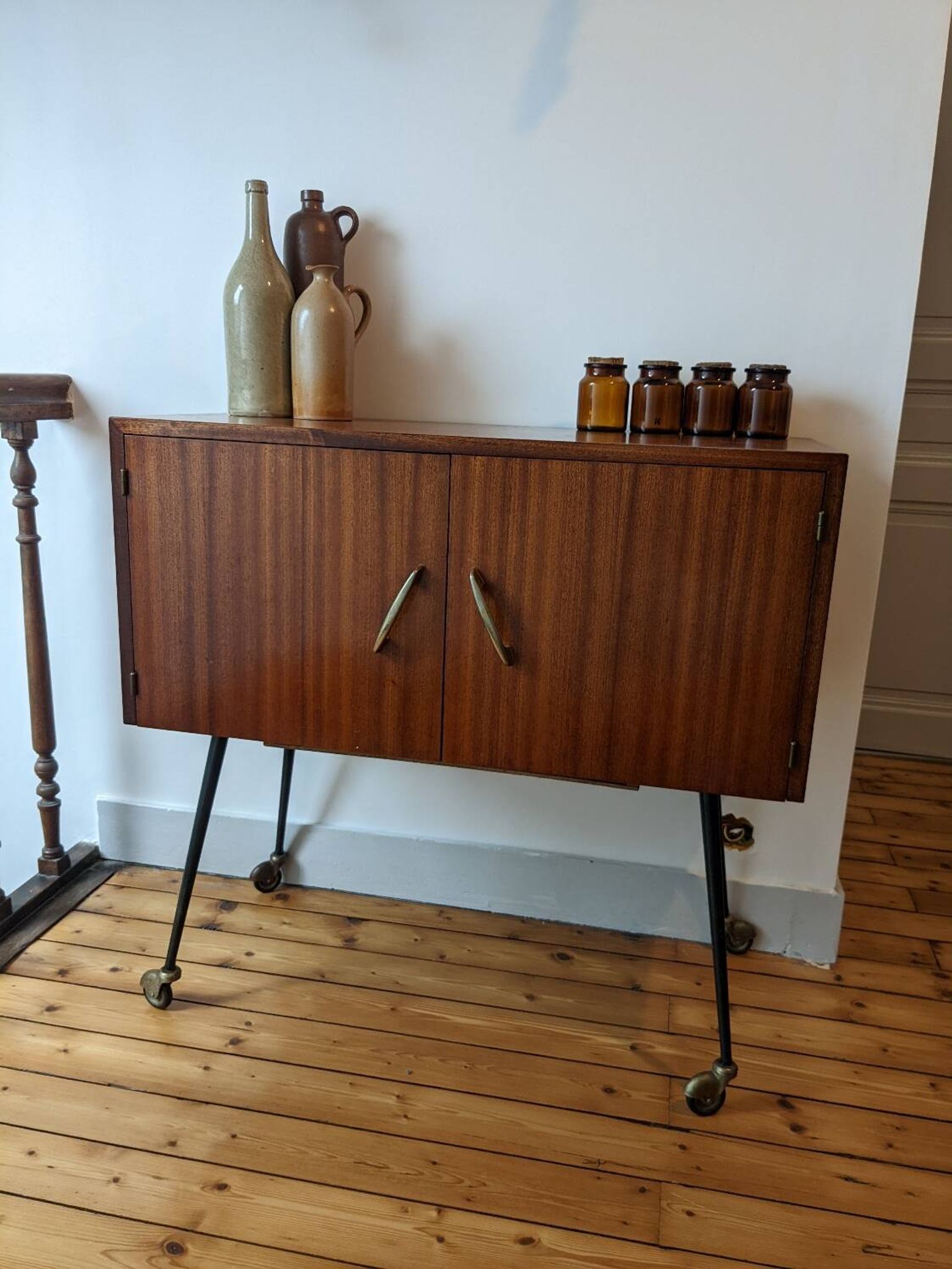 Vintage bar/TV cabinet