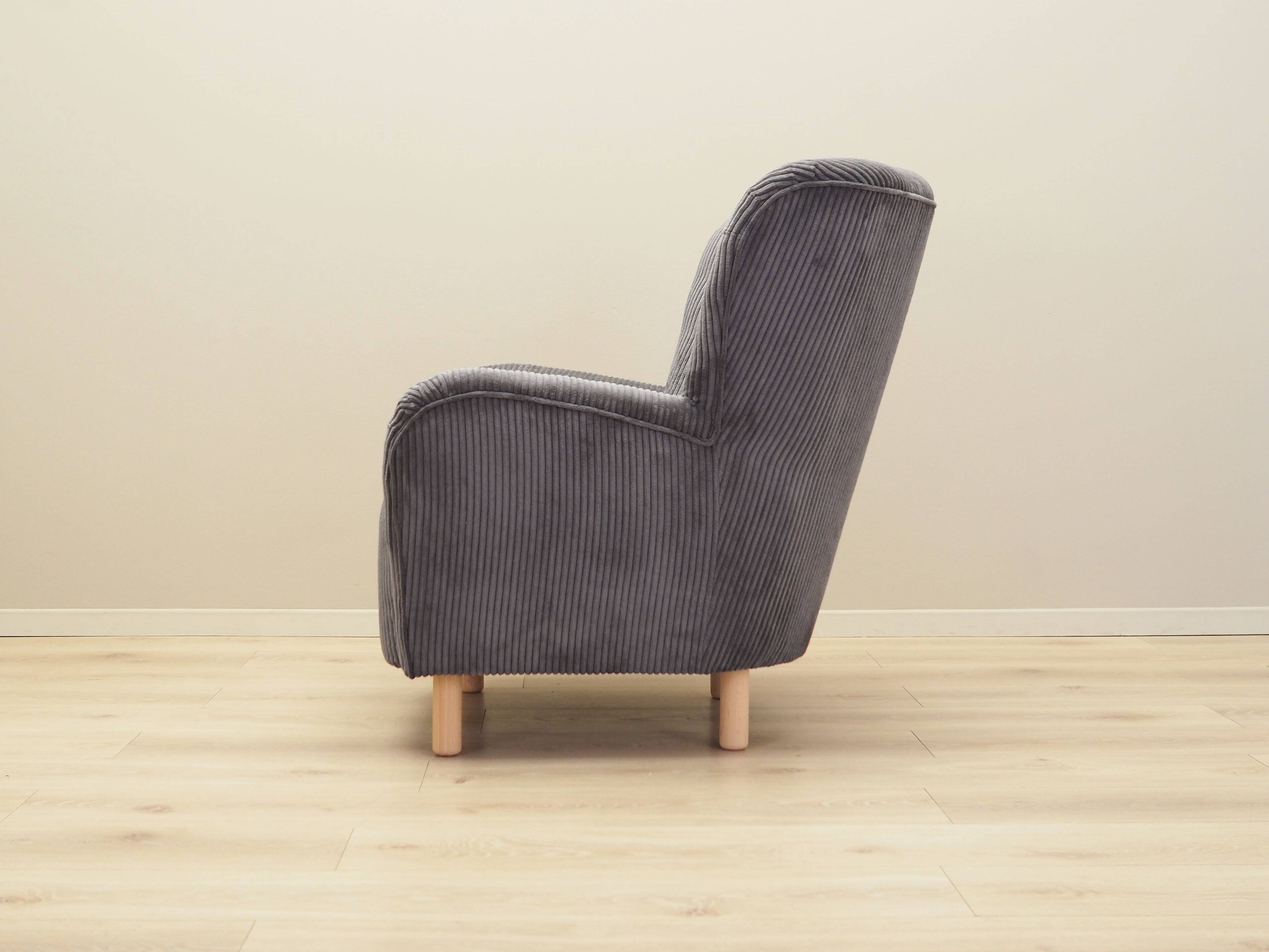 Fauteuil gris, design scandinave, production : Danemark