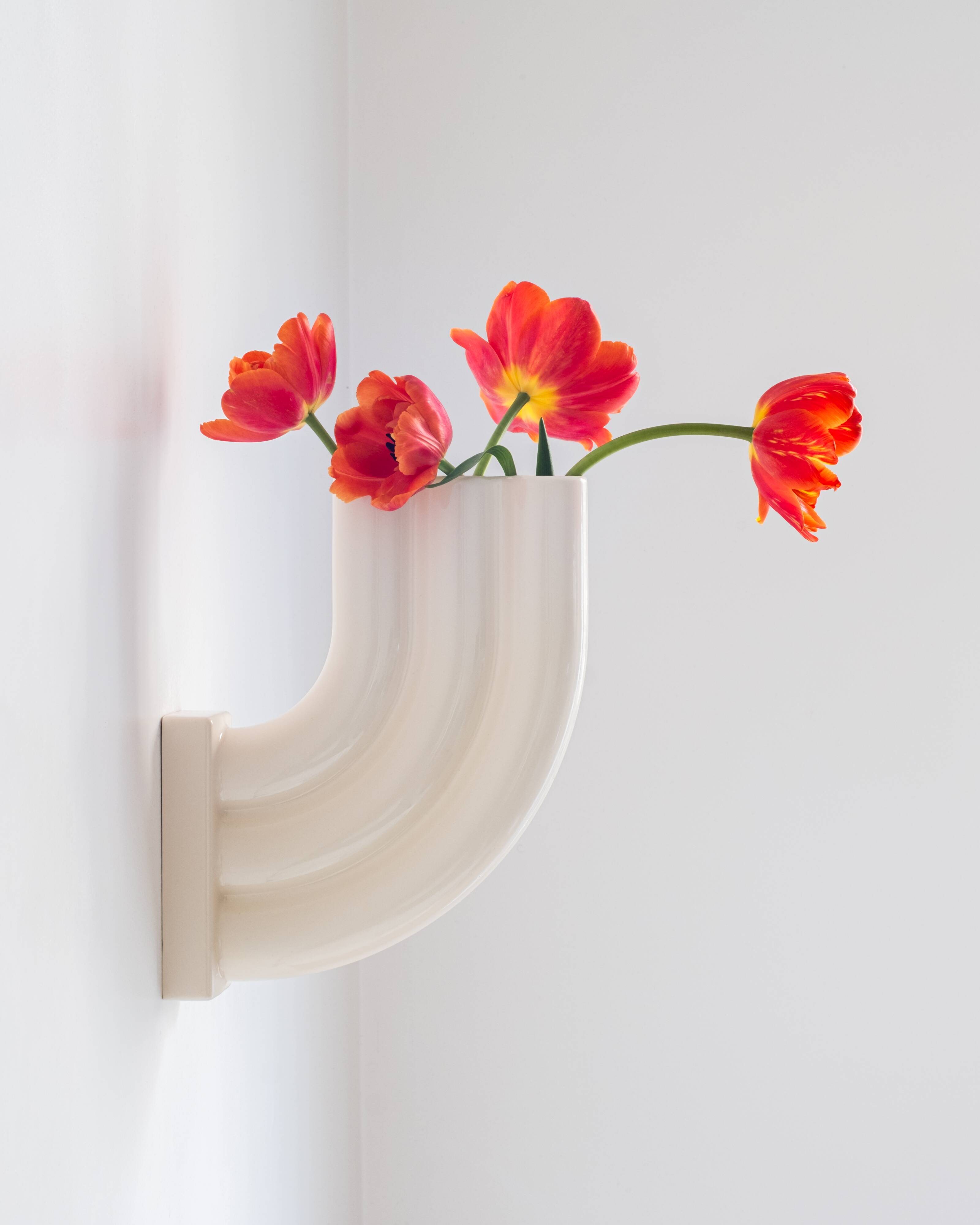 Vase Mural "In Alto"
