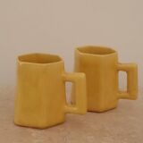 Lot de deux tasses design en ceramique jaune citron