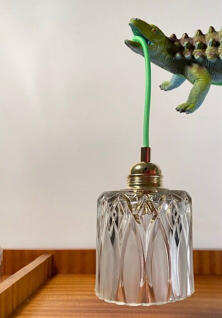 Chiseled glass suspension