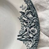 2 deep ironware plates “Narcissus” St Amand