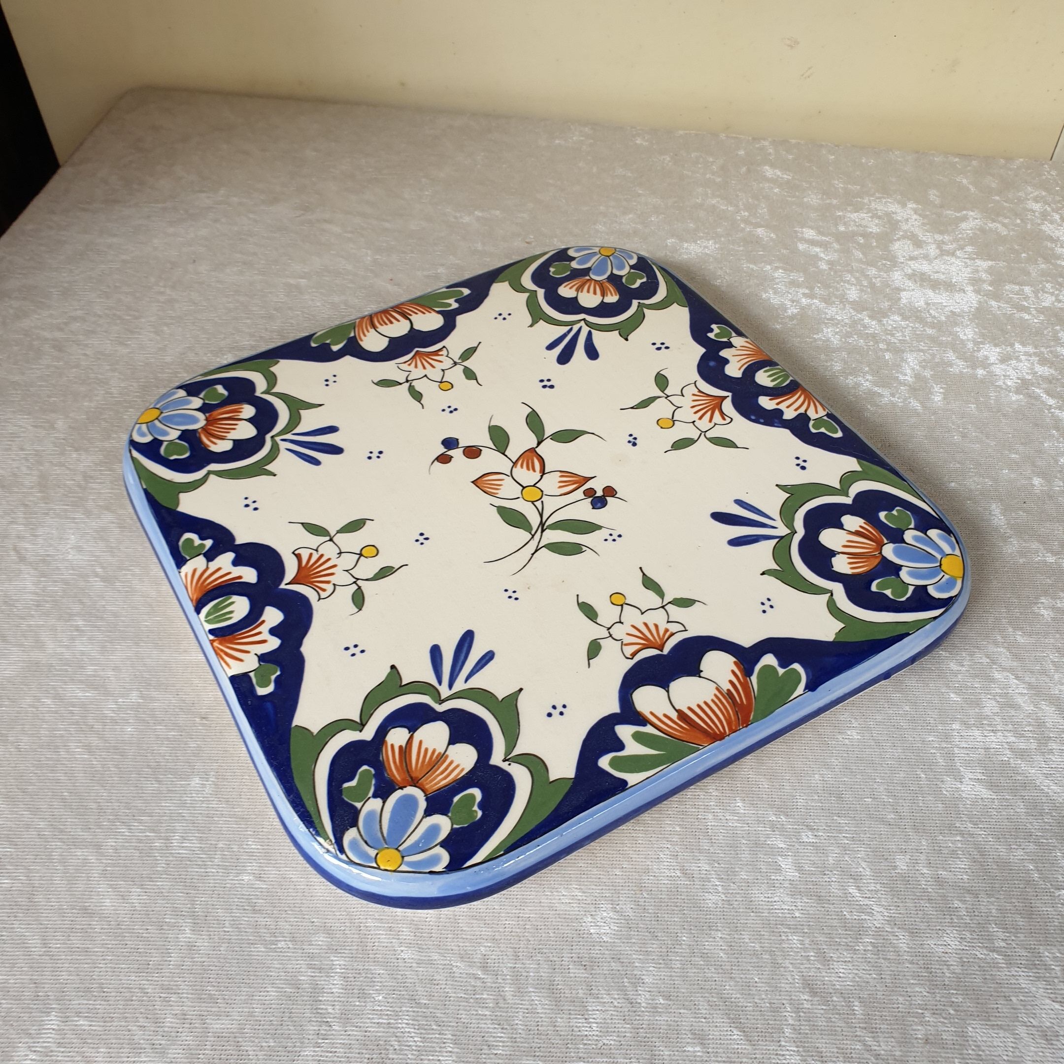 Rouen earthenware underside