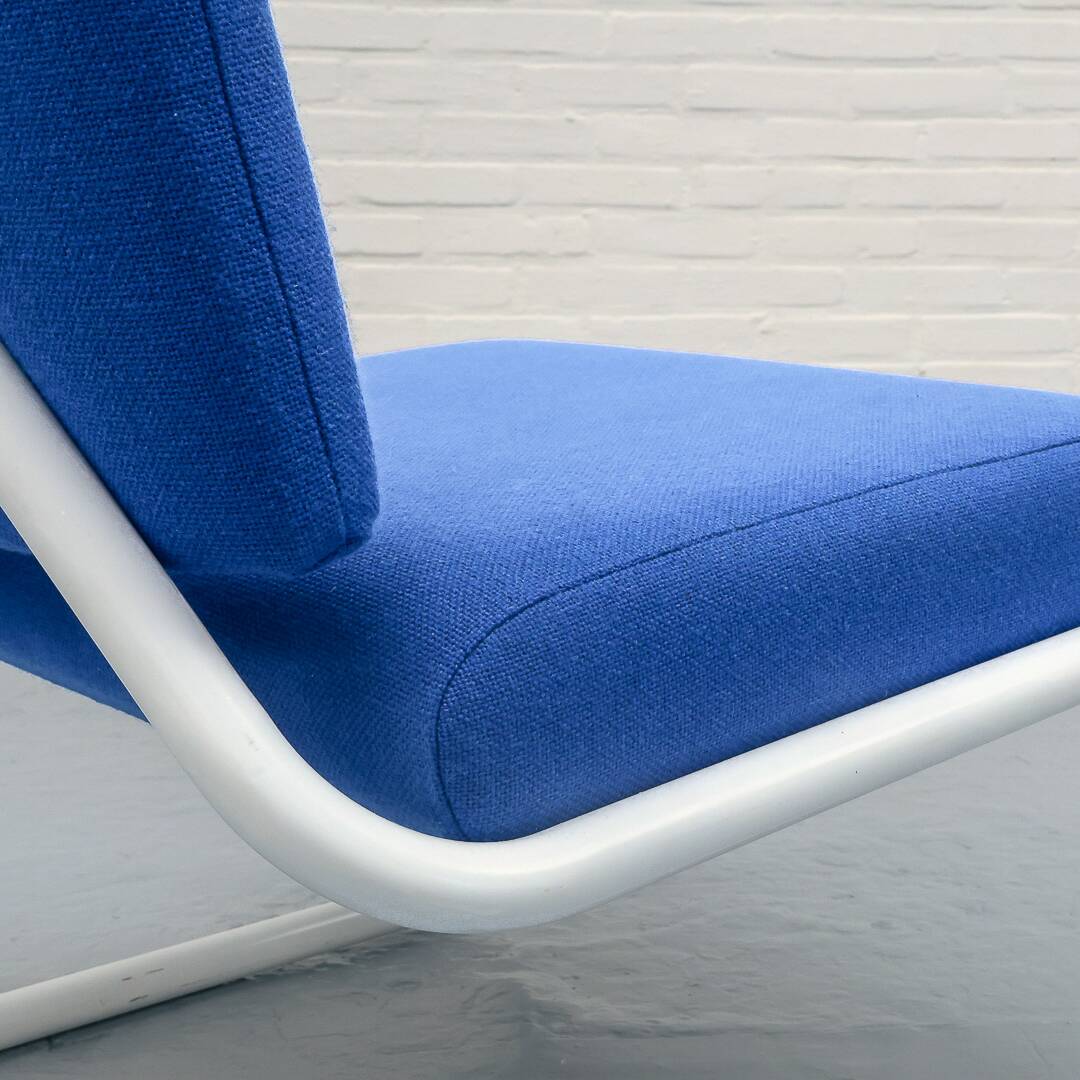Postmodern Blue Tubular Frame Lounge Chair