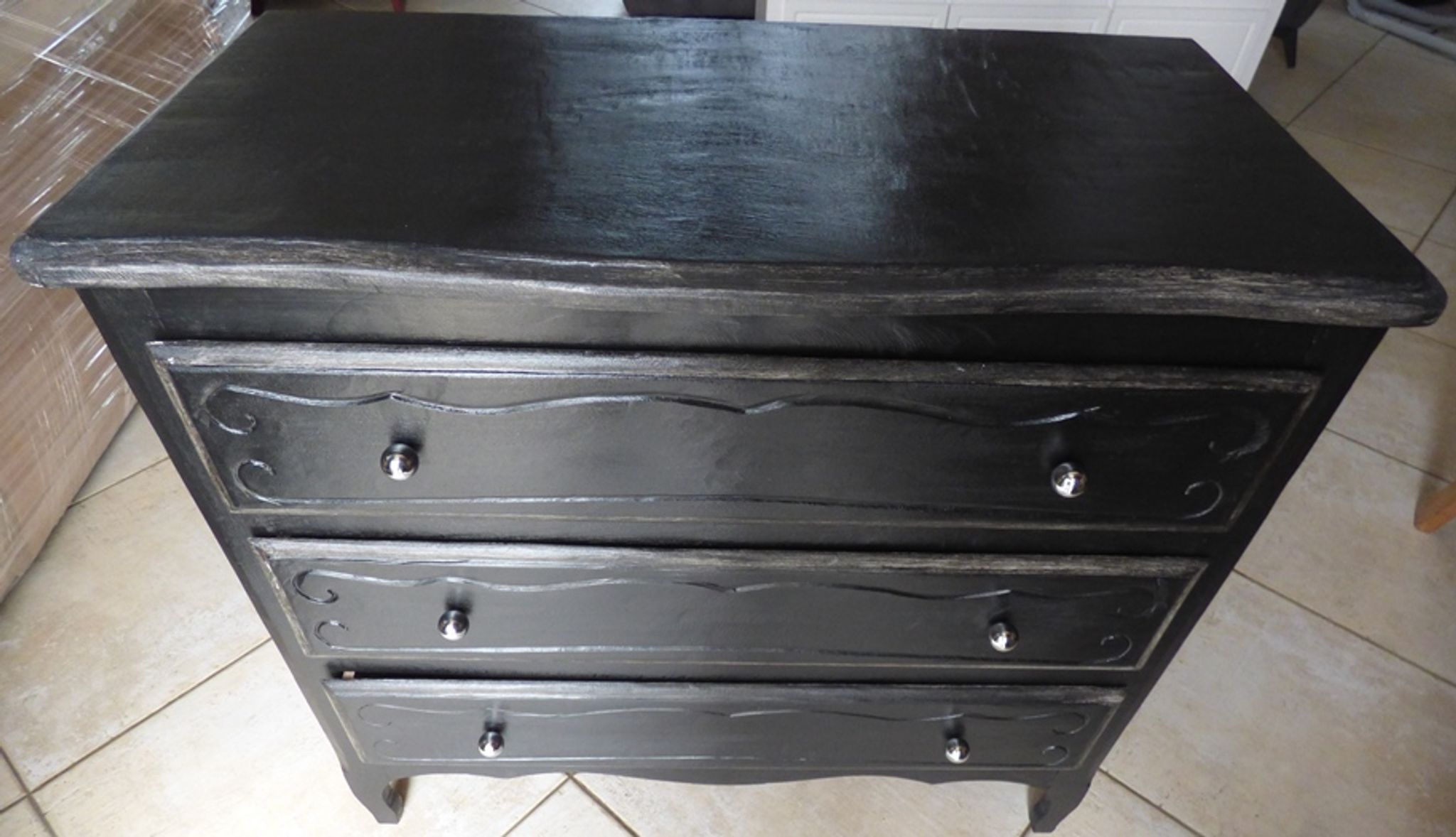 Louis XV style 3-drawer chest of drawers with steel buttons