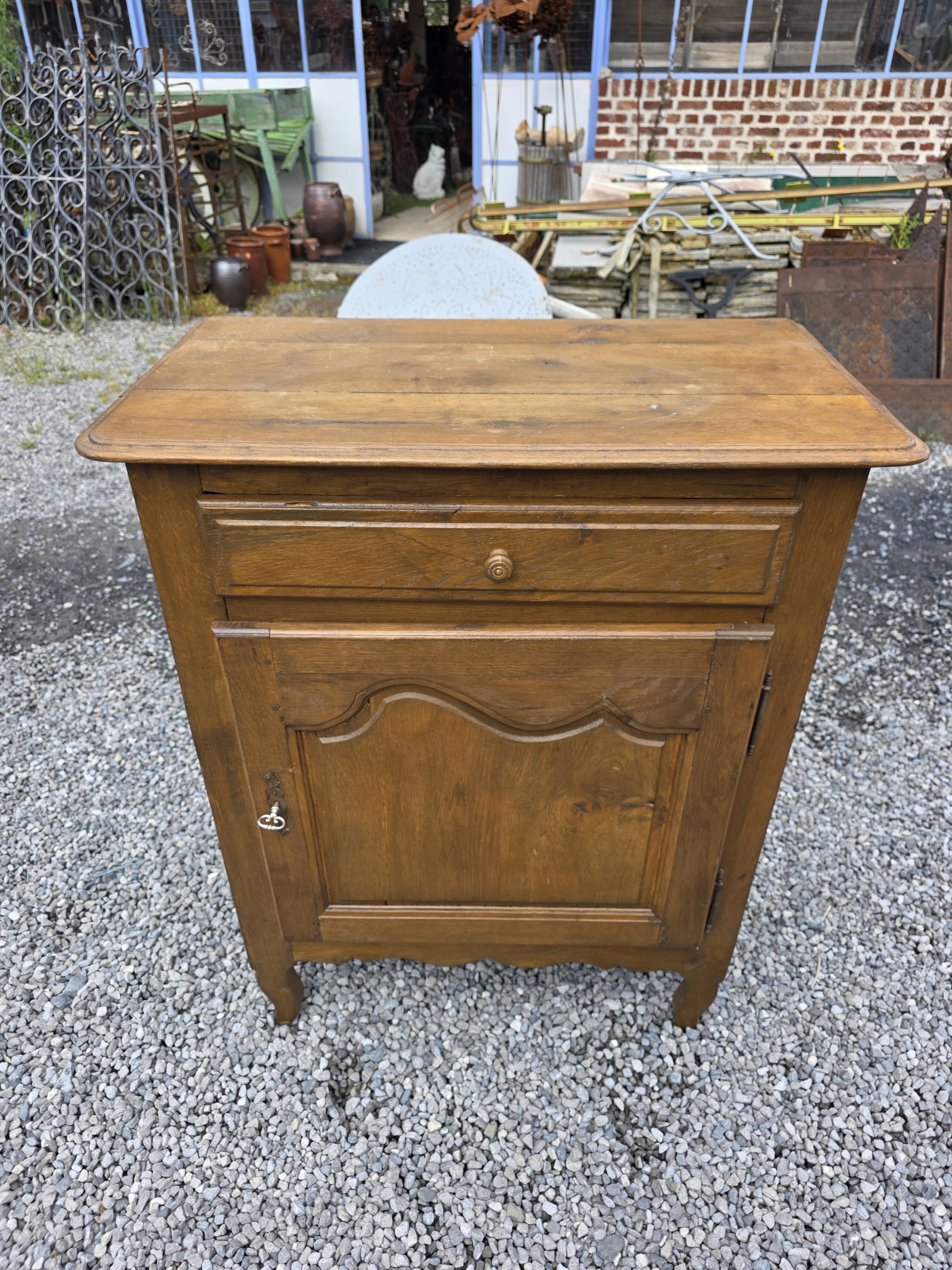 Antique oak confiturer