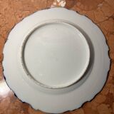 Porcelain plate from the early 20th century with pagoda decoration.