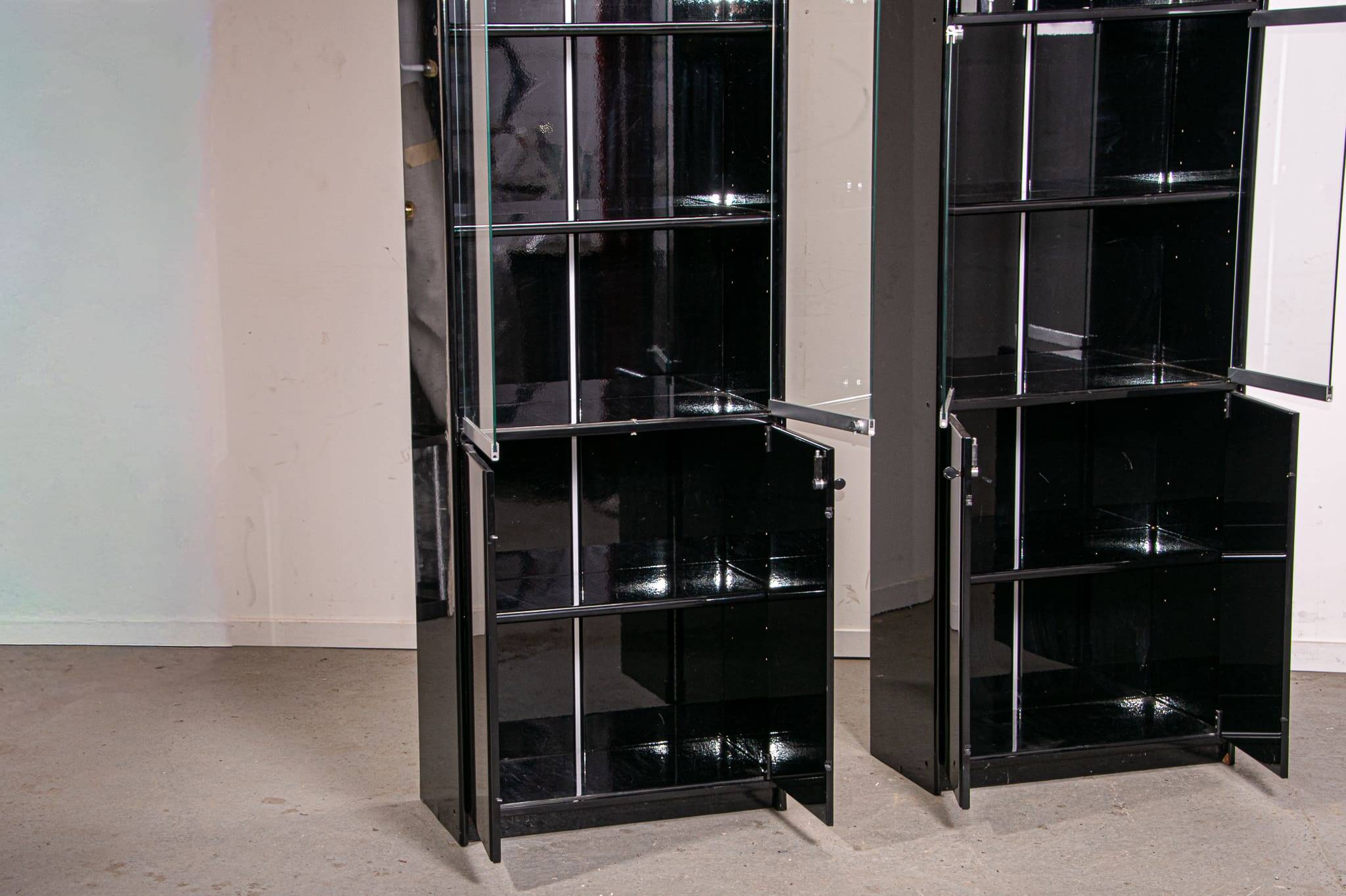 Set of Olinto book cases designed by Kazuhide Takahama for B&B Italia circa 1980