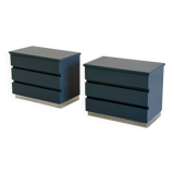 Ensemble de deux tables de chevet italiennes laquées bleues avec détails chromés