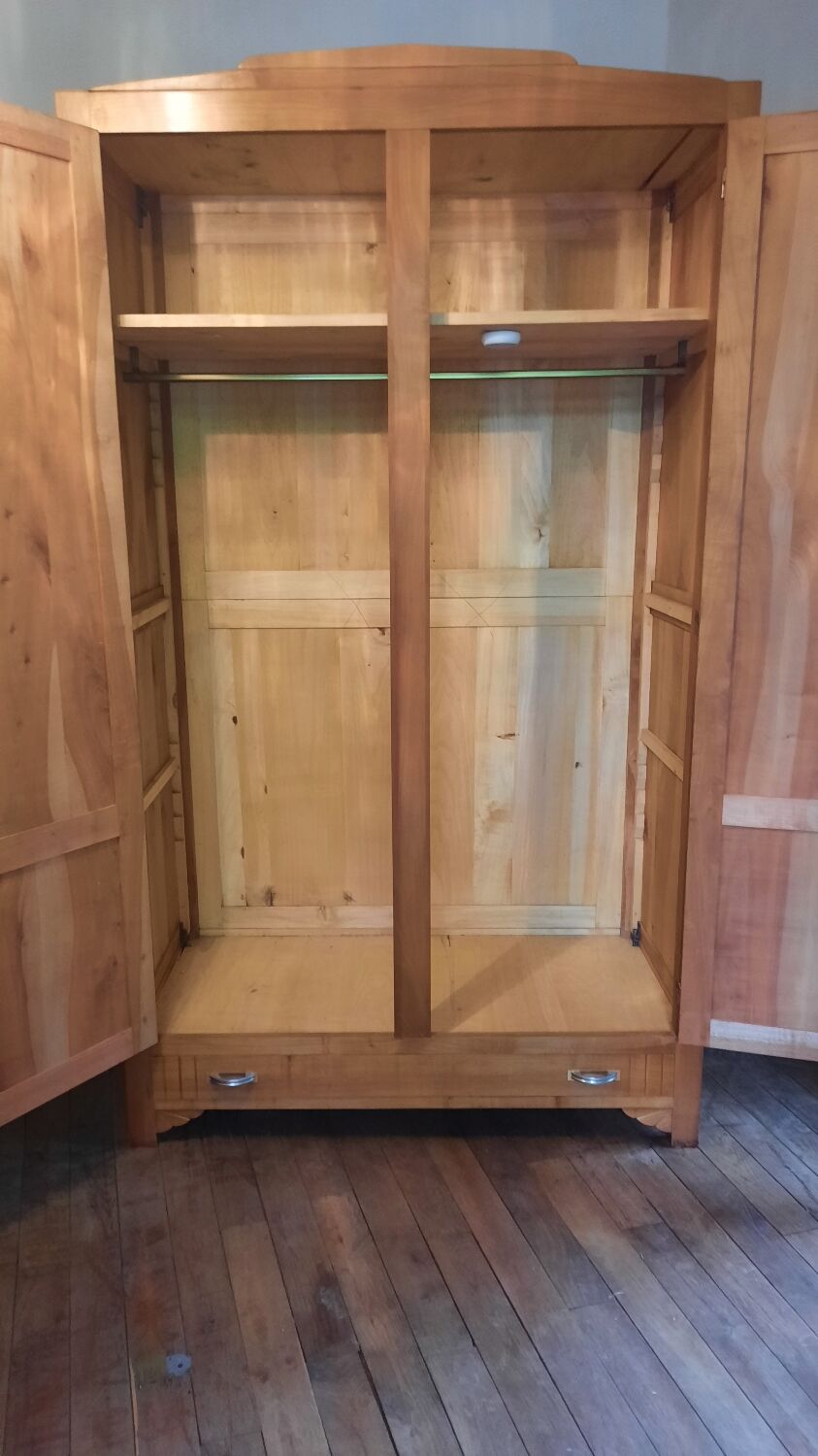 Armoire parisienne