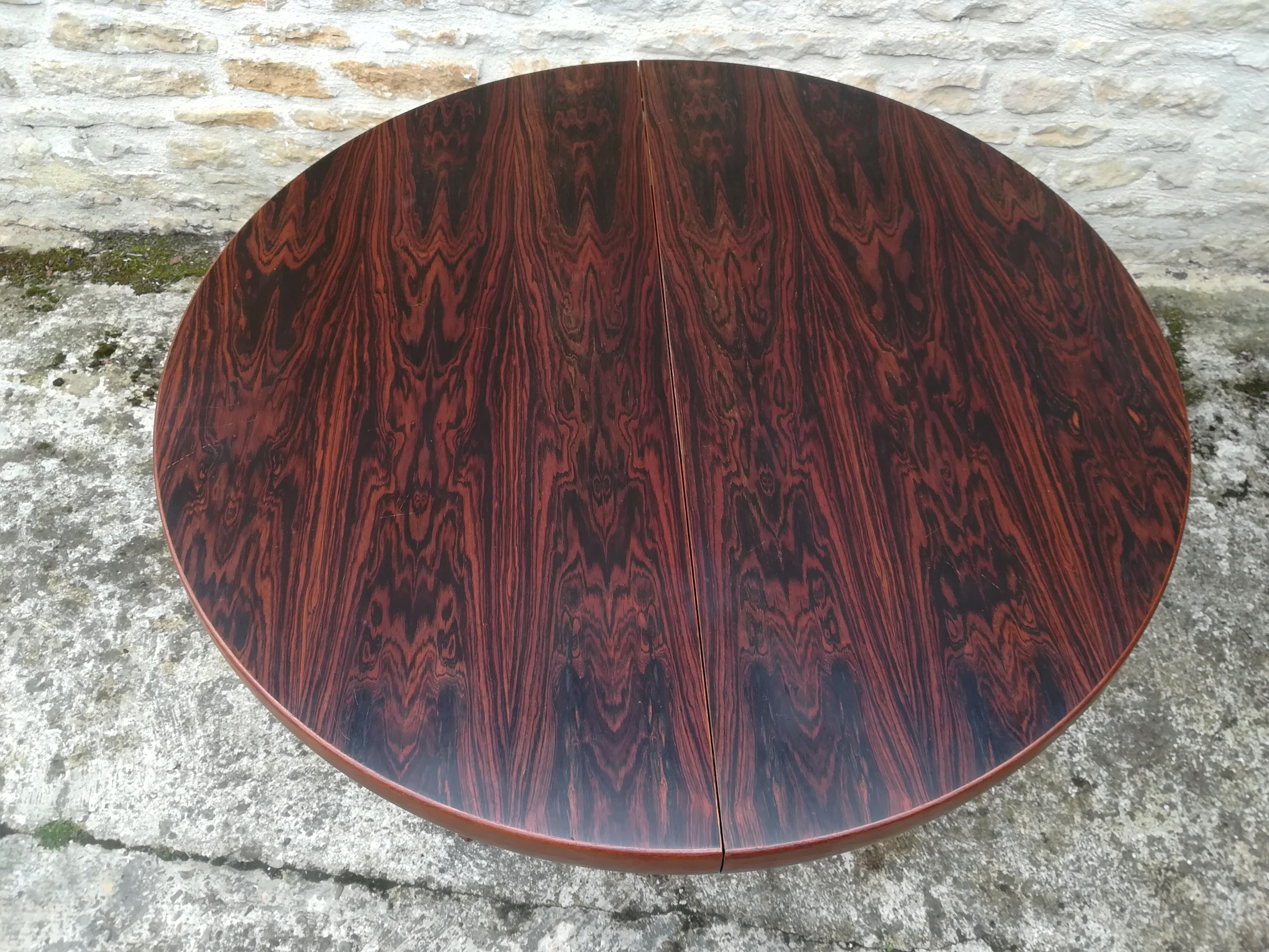 SCANDINAVIAN ROUND TABLE EXTENDED