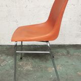 Robin Day polyprop chair