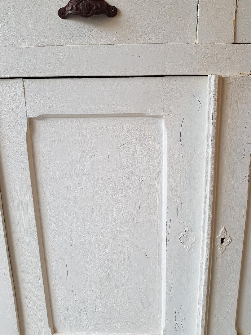 Former parisian buffet white