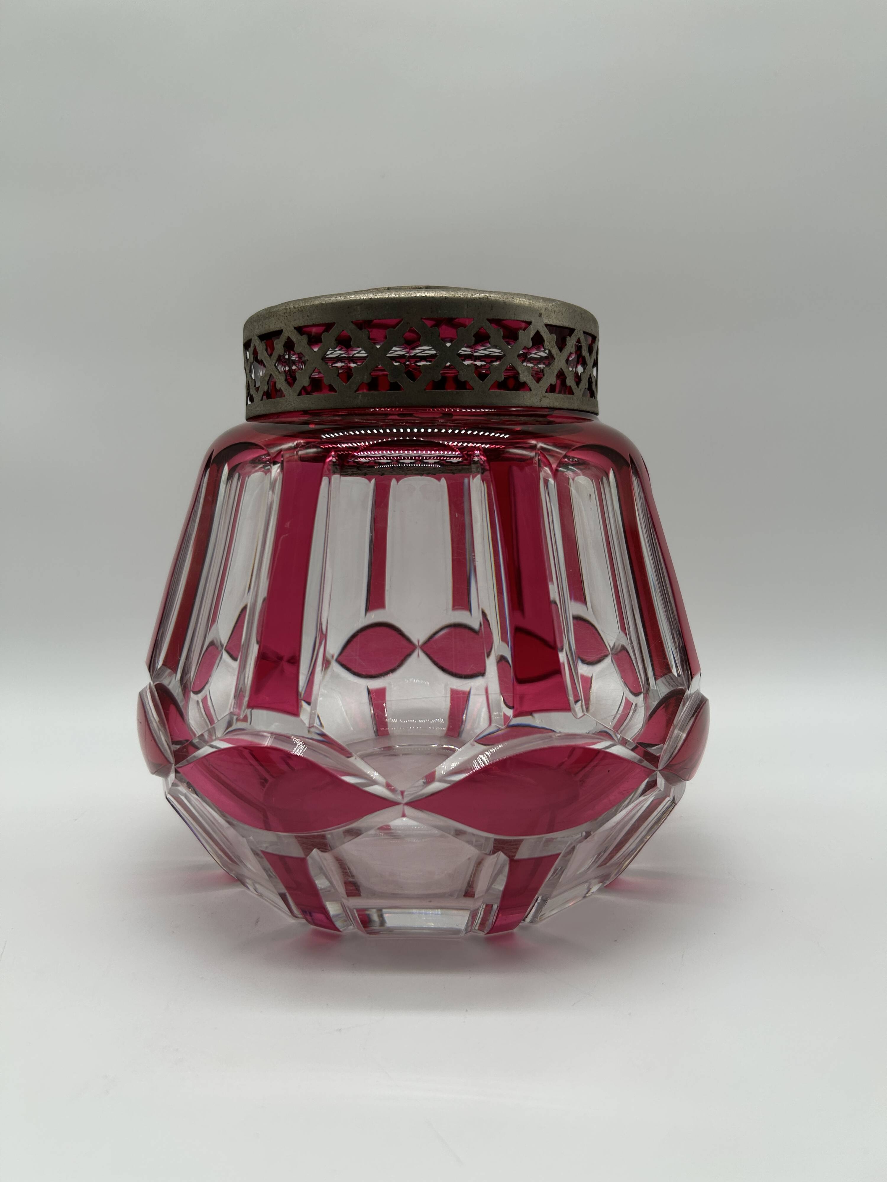 Art Deco flower holder in crystal from Val Saint-Lambert