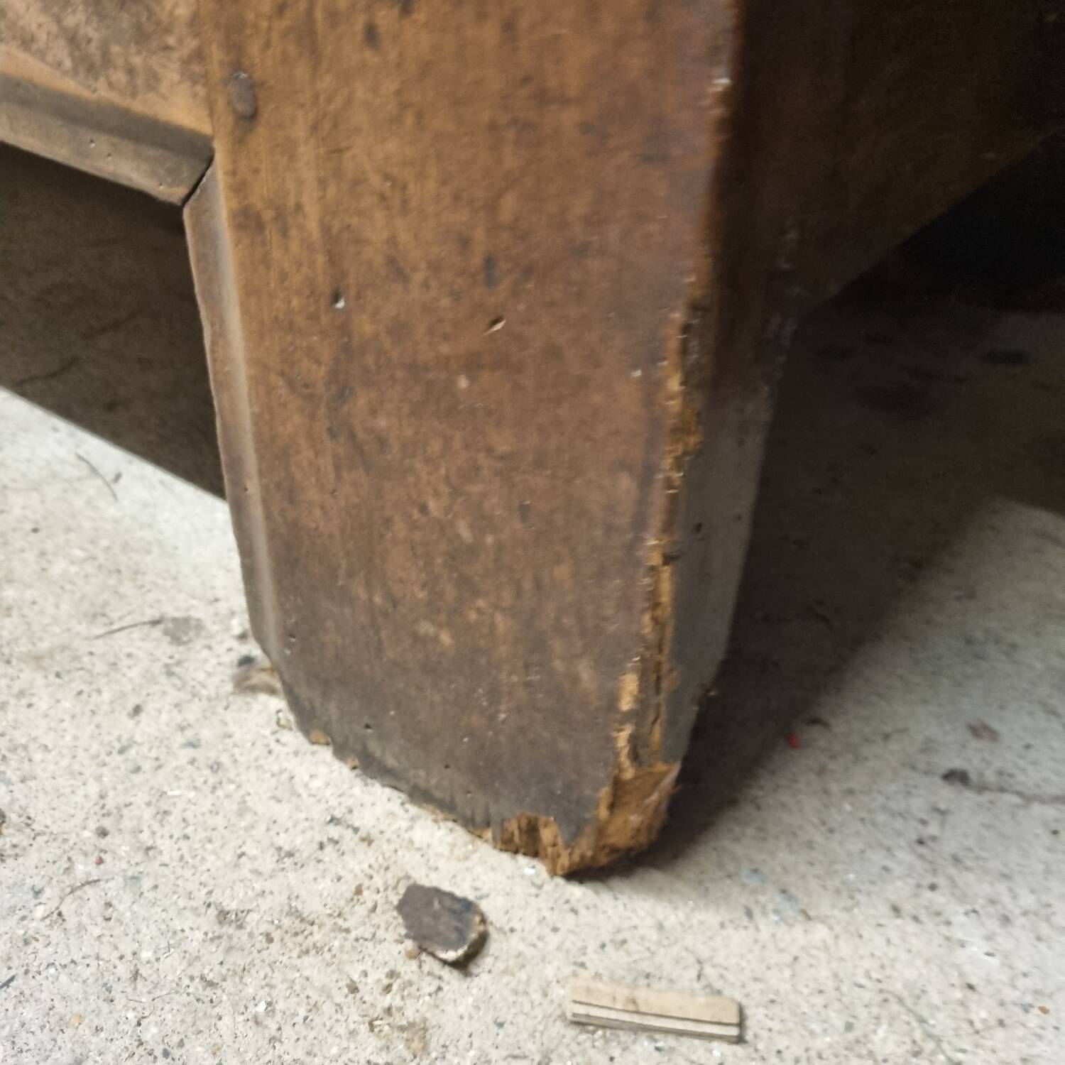 Maie solid oak Breton chest