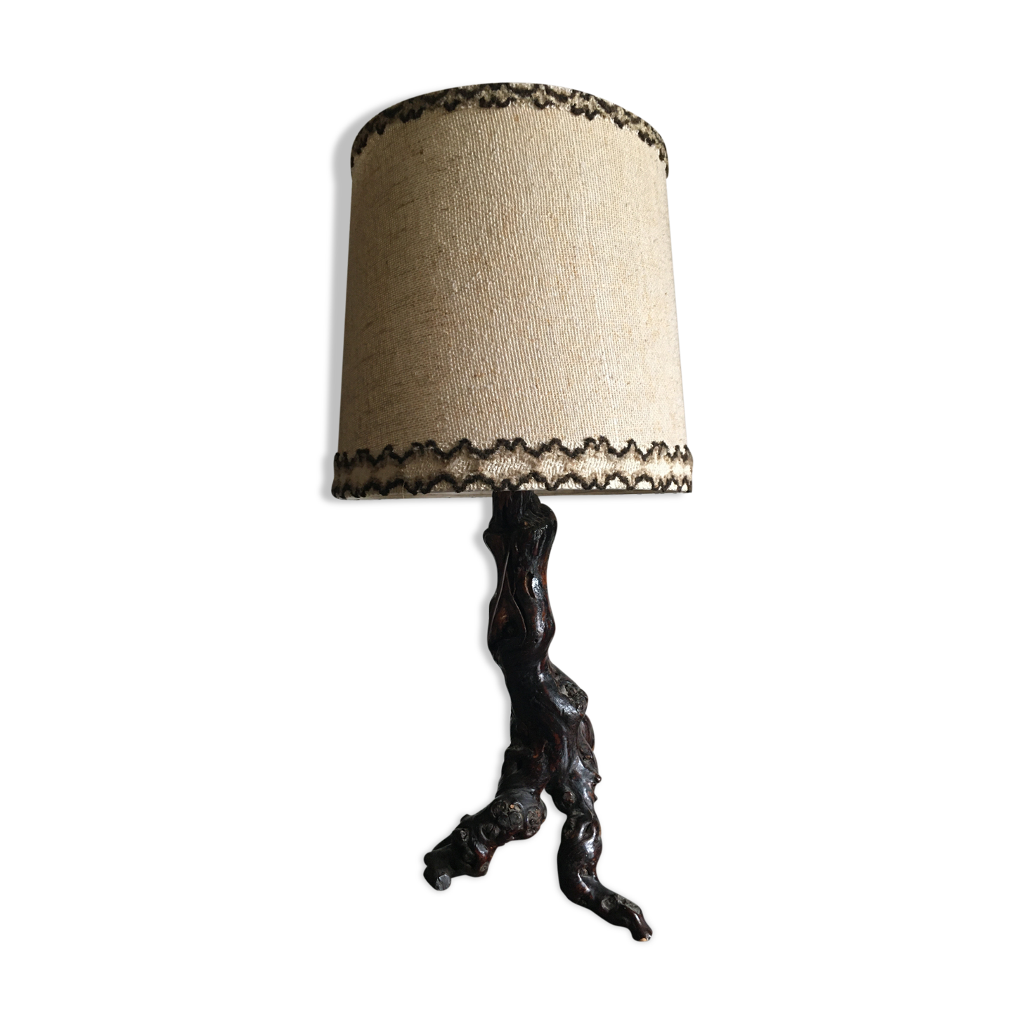 Vintage lamp with vine