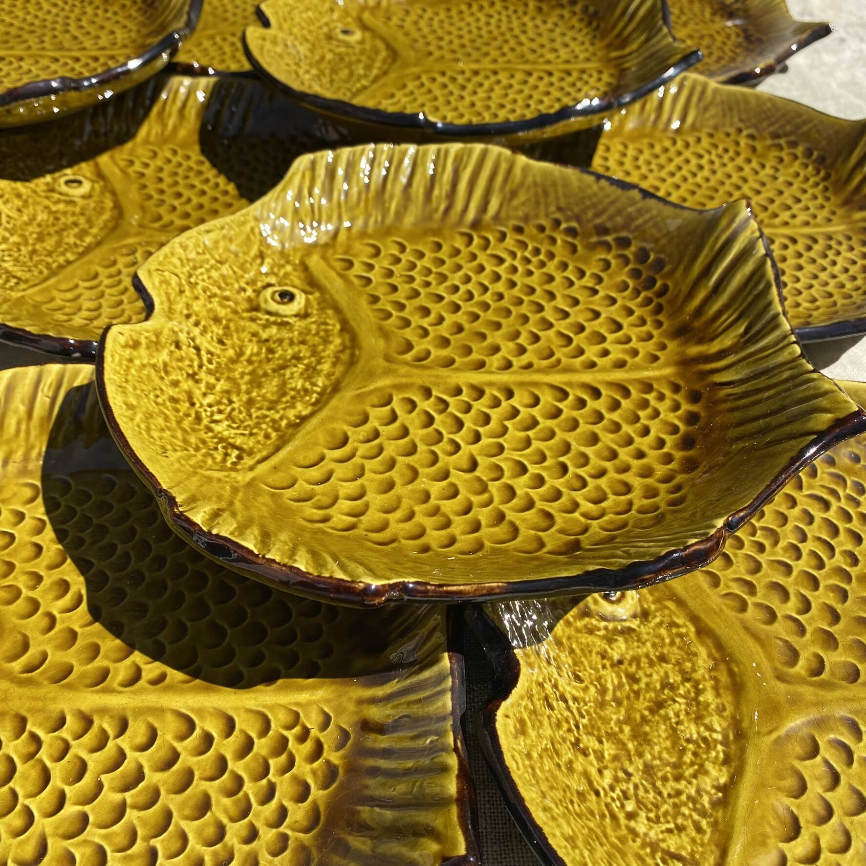 Vintage bouillabaisse service in faience, 13 pieces, 1970s.