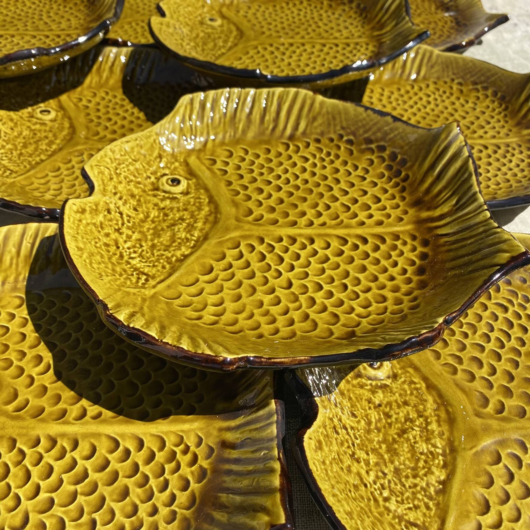 Vintage bouillabaisse service in faience, 13 pieces, 1970s.
