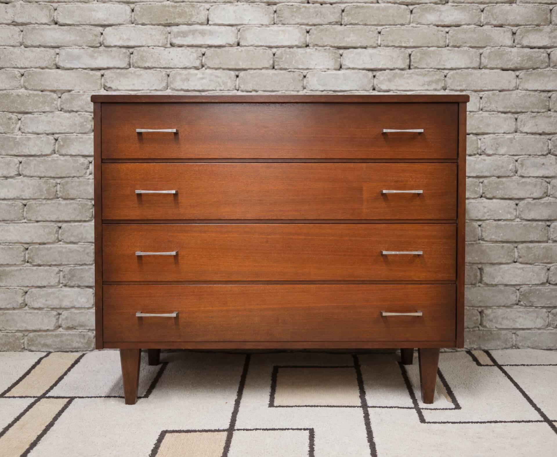 Commode vintage 4 tiroirs en bois – années 60/70