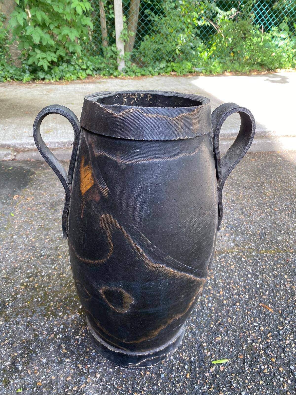Umbrella stand planter pot in recycled rubber