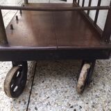 Industrial shelf on wheel