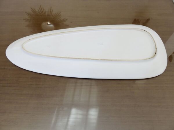 Plat ''aux poissons'' en céramique forme libre, moderniste 1960