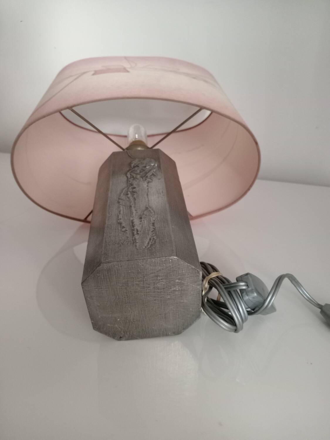 Table lamp