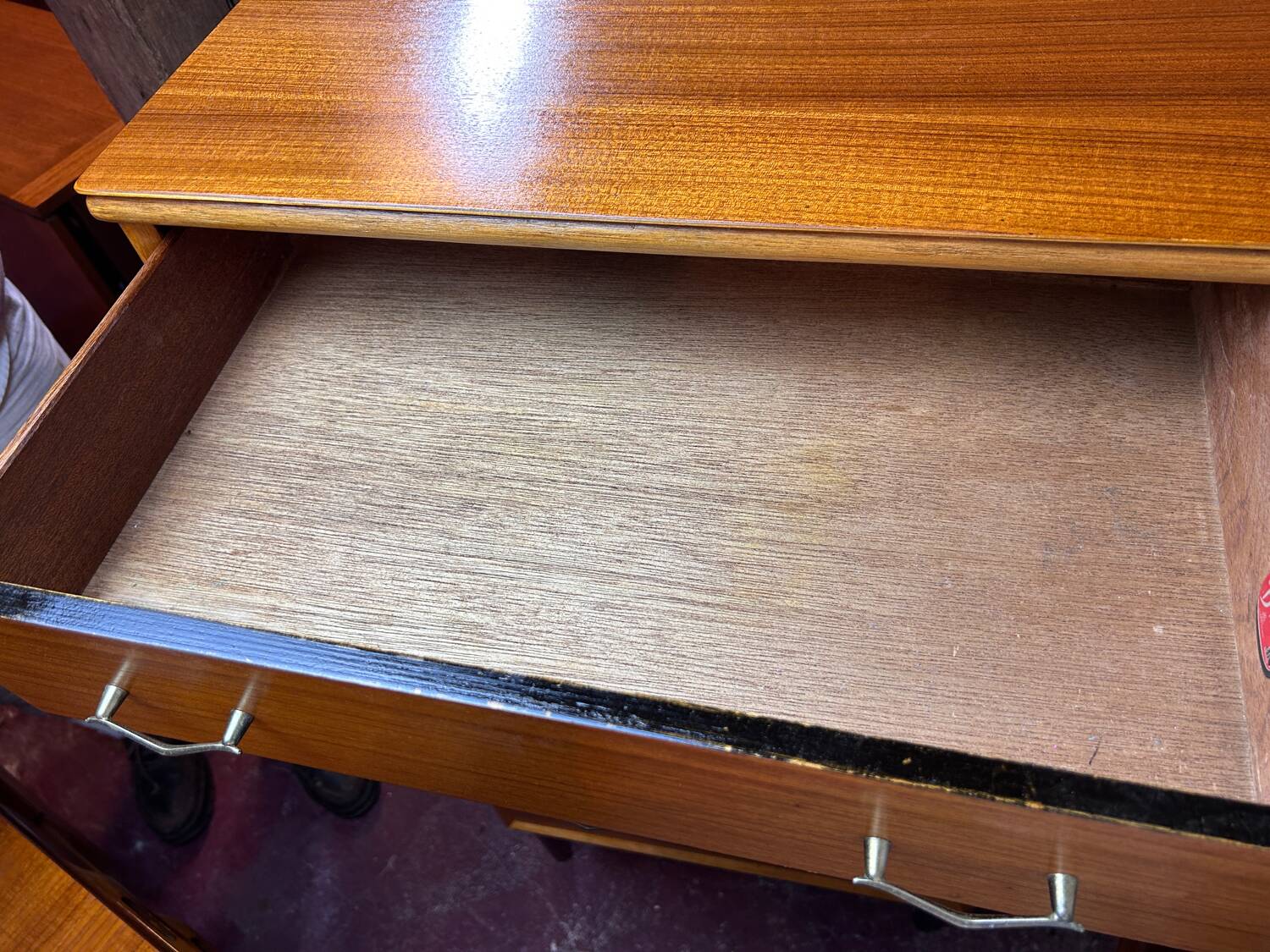 Commode rétro vintage en teck du milieu du siècle par Beeanese – 1960 Élégante