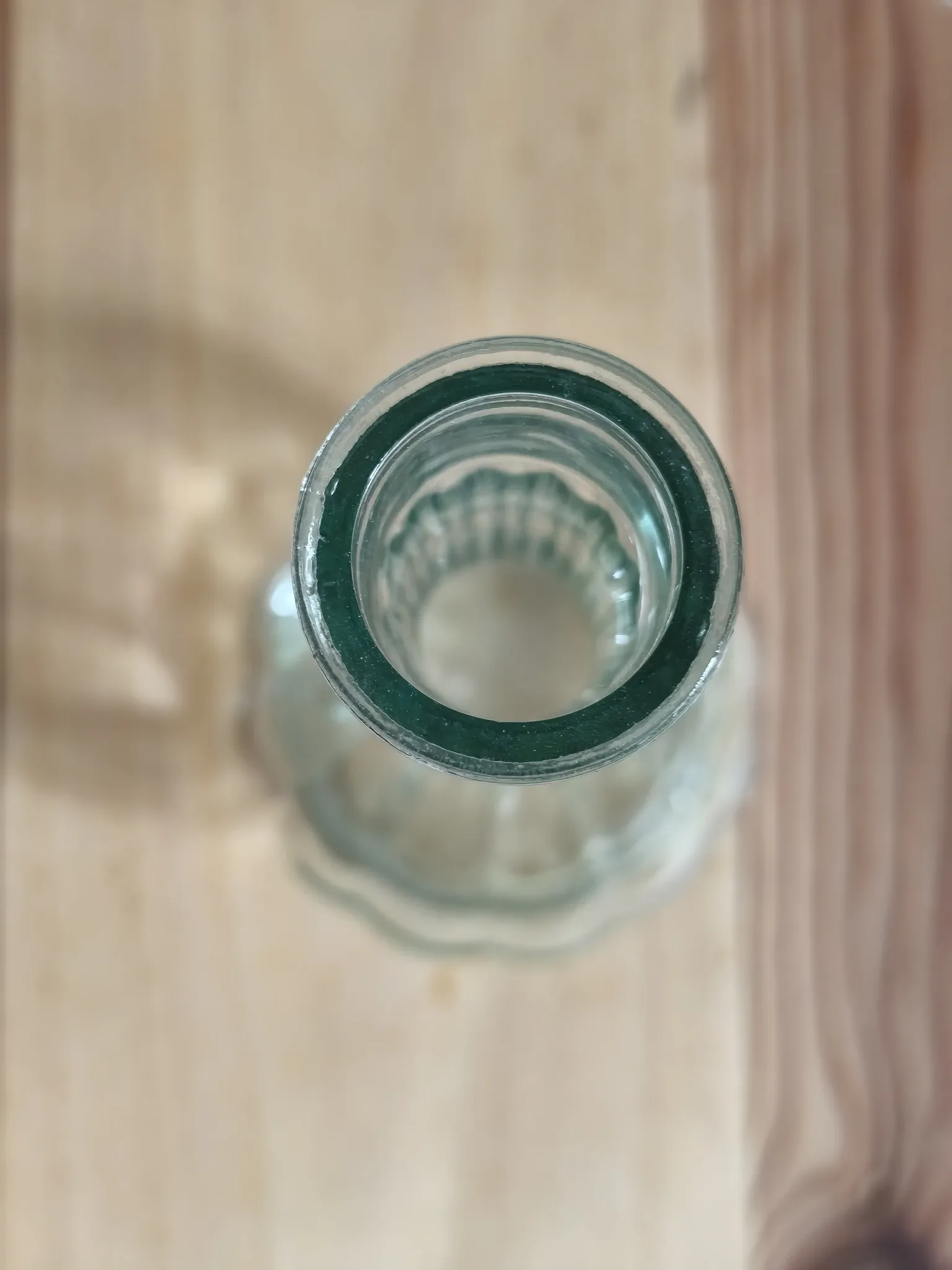 Small ribbed glass soliflore vase in vintage style