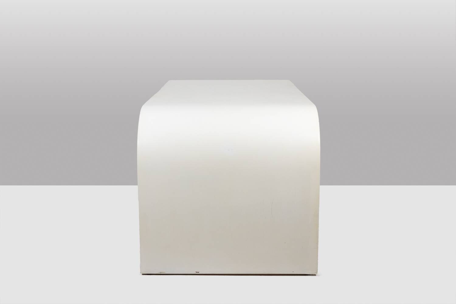 Desk and its cardboard box in white lacquered plywood. 1970s.