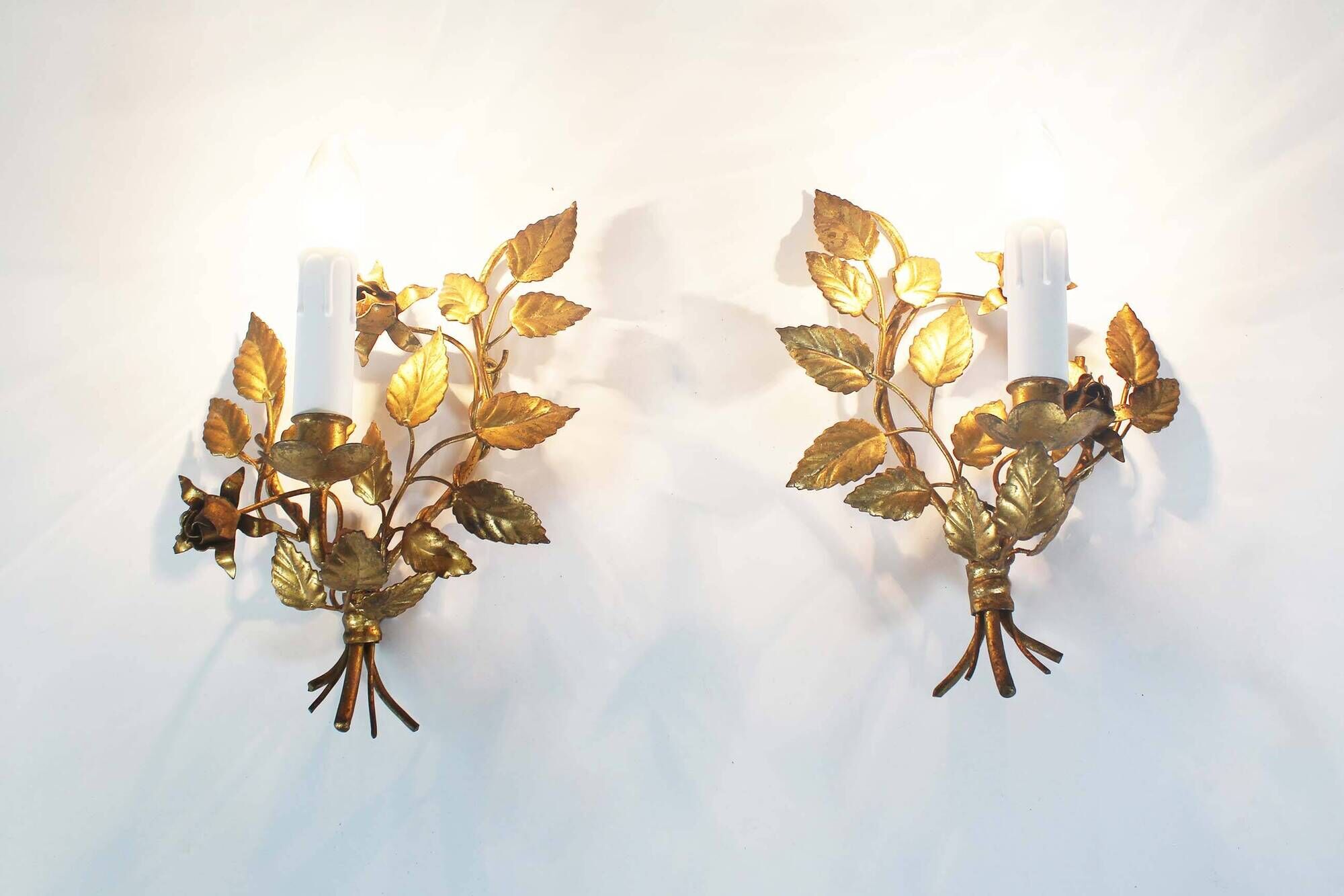 Pair of antique Gilt Italian Sconces – Italy 1960’s