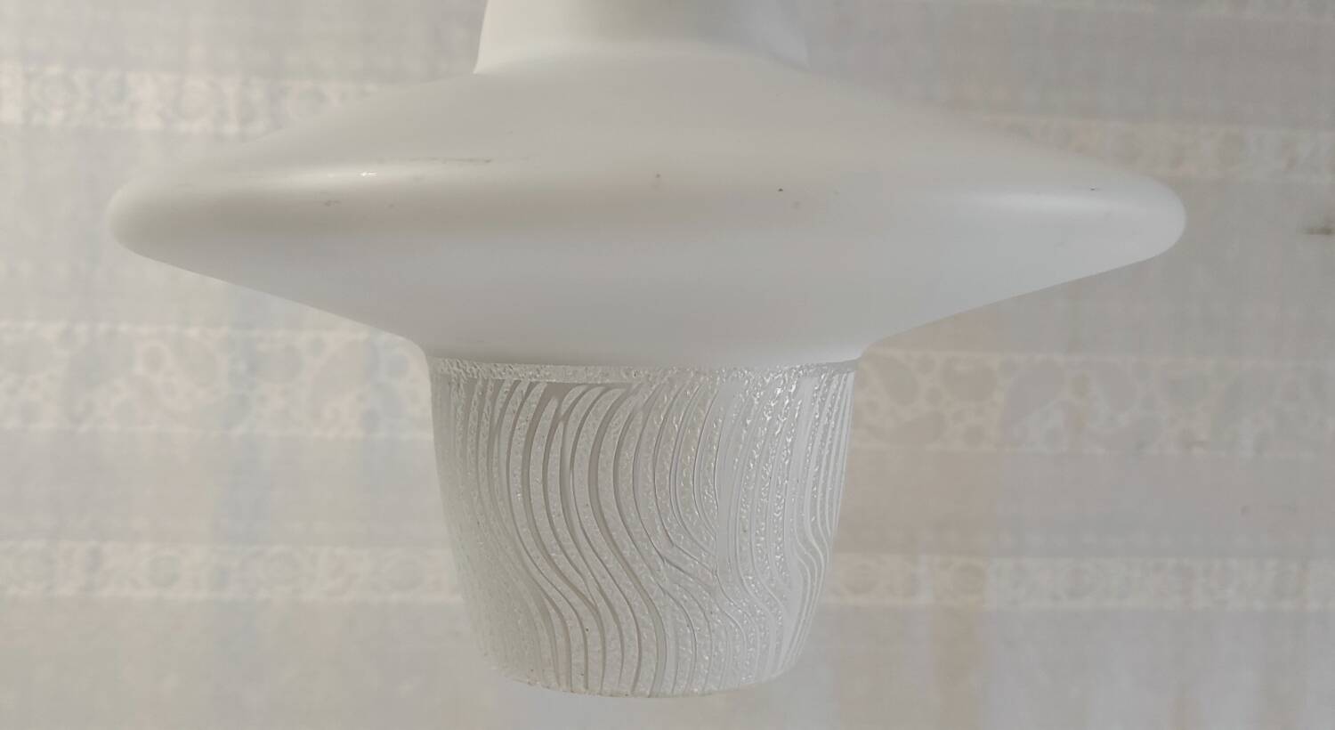 UFO pendant light in etched glass - 50s/60s