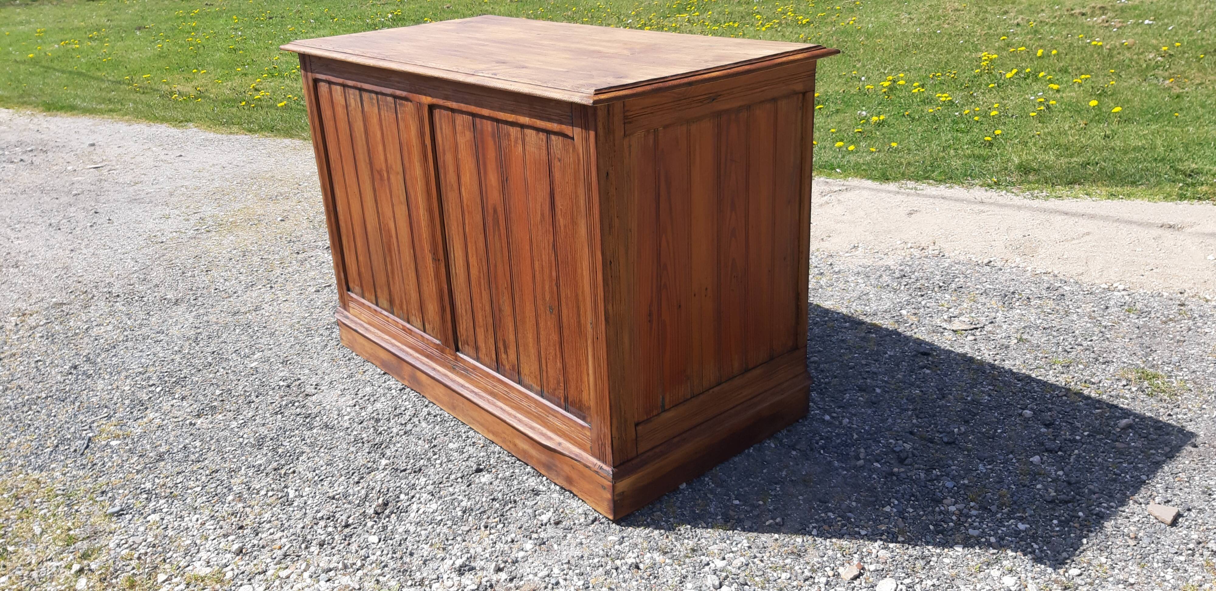 Pine store box counter