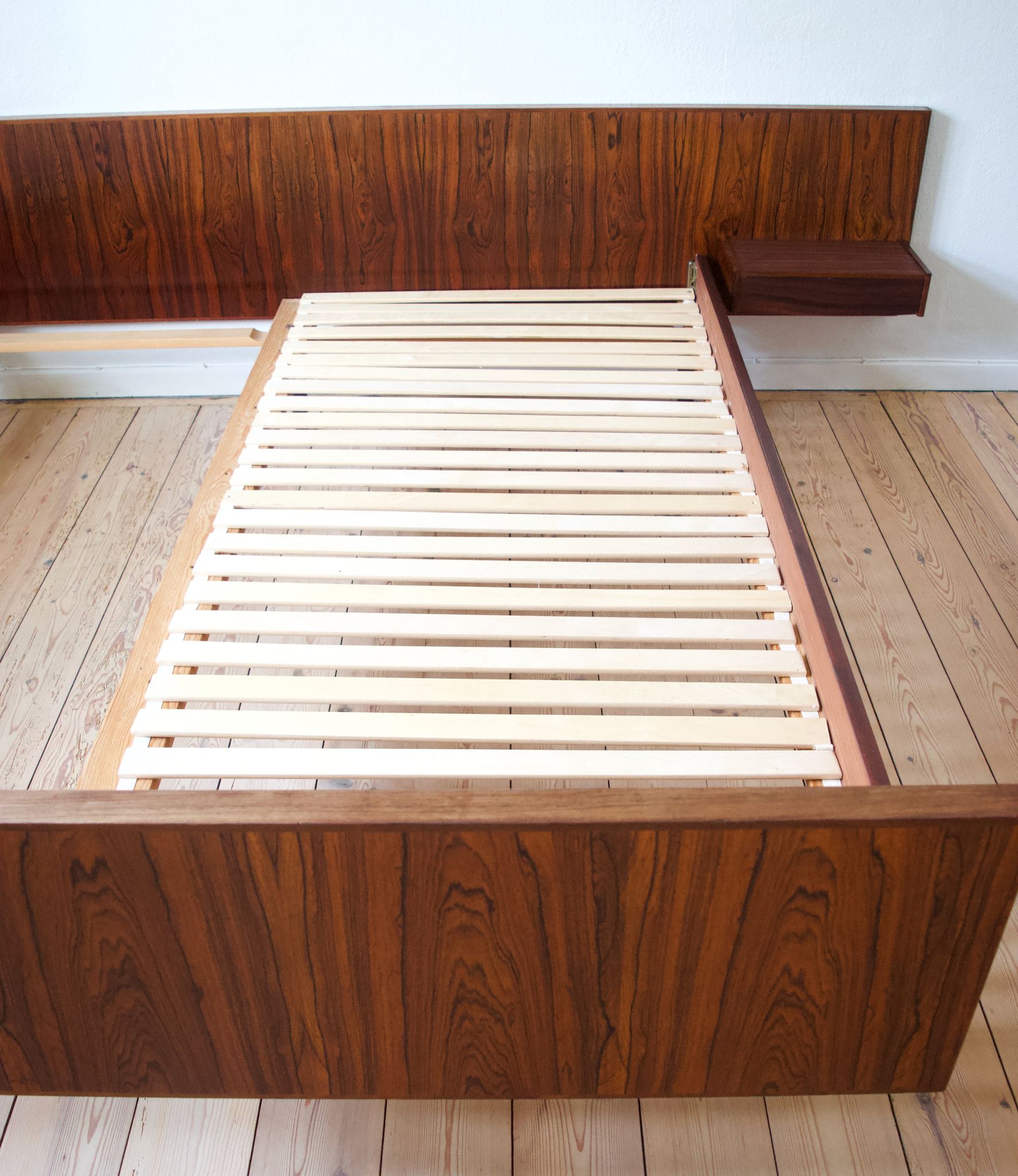 Danish rosewood floating bed from Sannemans Møbelfabrik, 1960s
