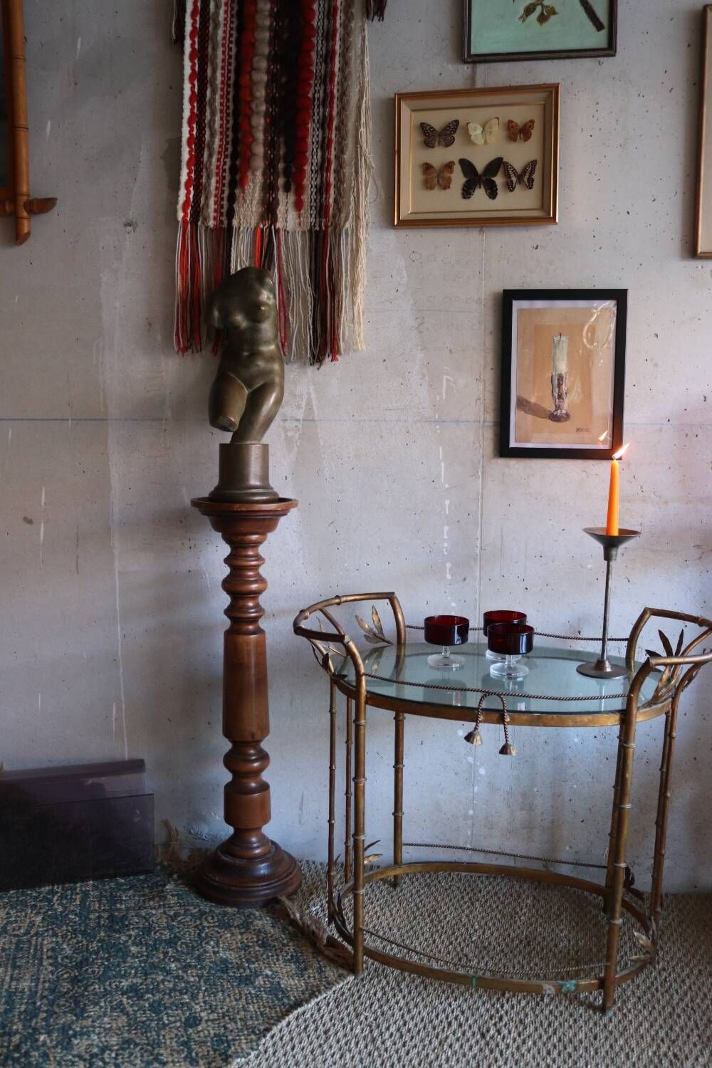 Vintage turned wooden column selette pedestal